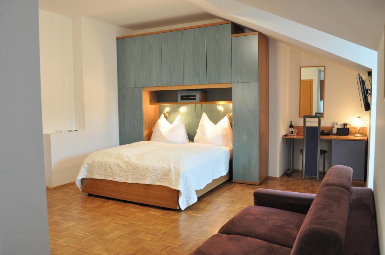 Seehotel Herlinde Podersdorf am See Buitenkant foto