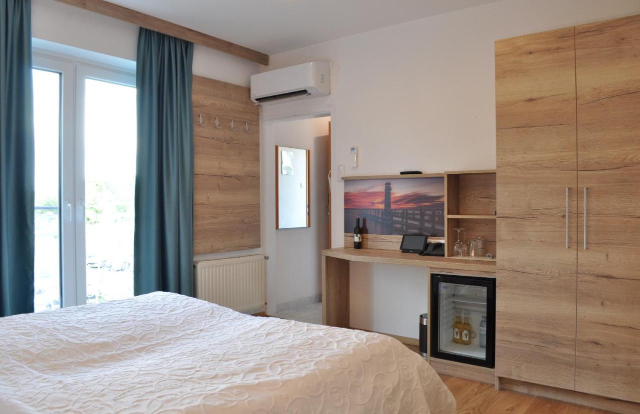 Seehotel Herlinde Podersdorf am See Buitenkant foto