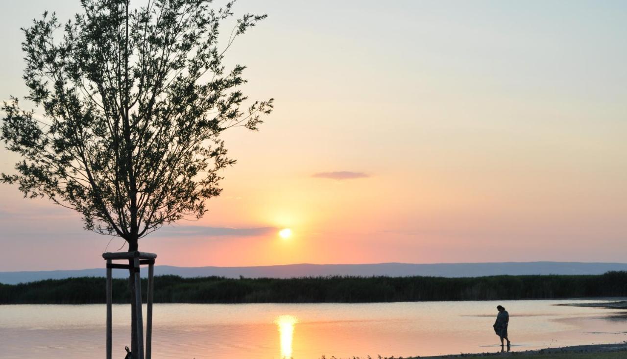 Seehotel Herlinde Podersdorf am See Buitenkant foto