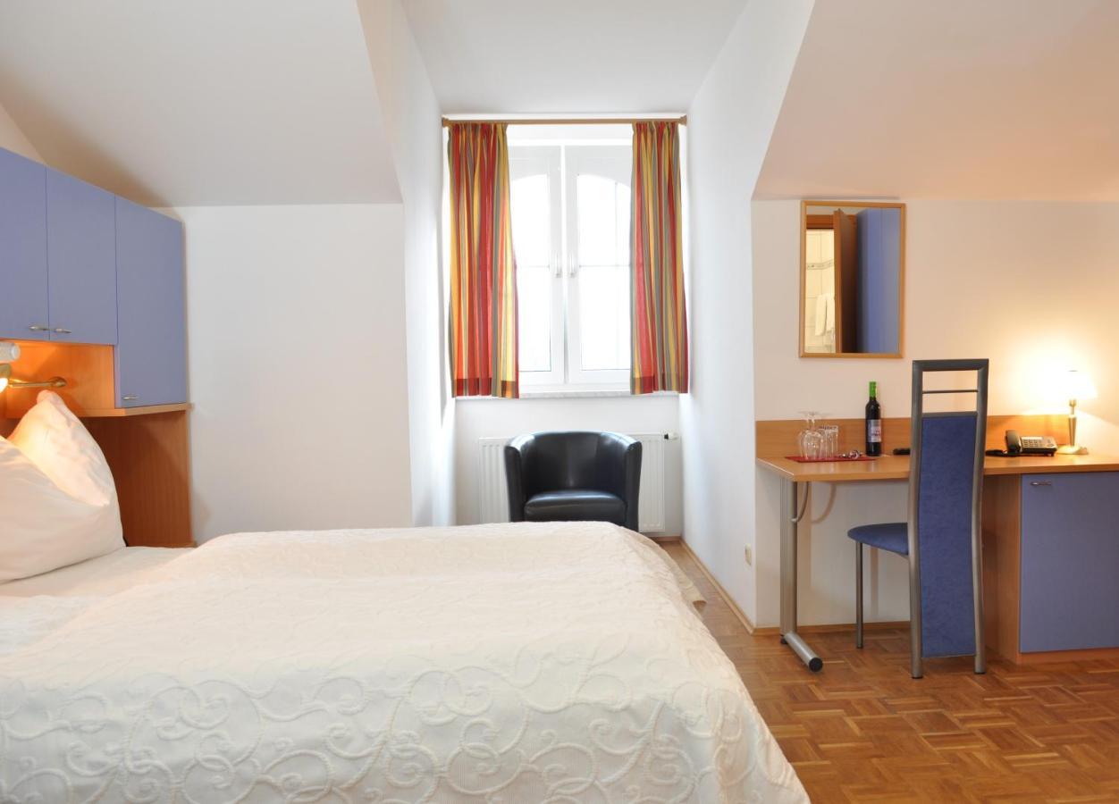 Seehotel Herlinde Podersdorf am See Buitenkant foto